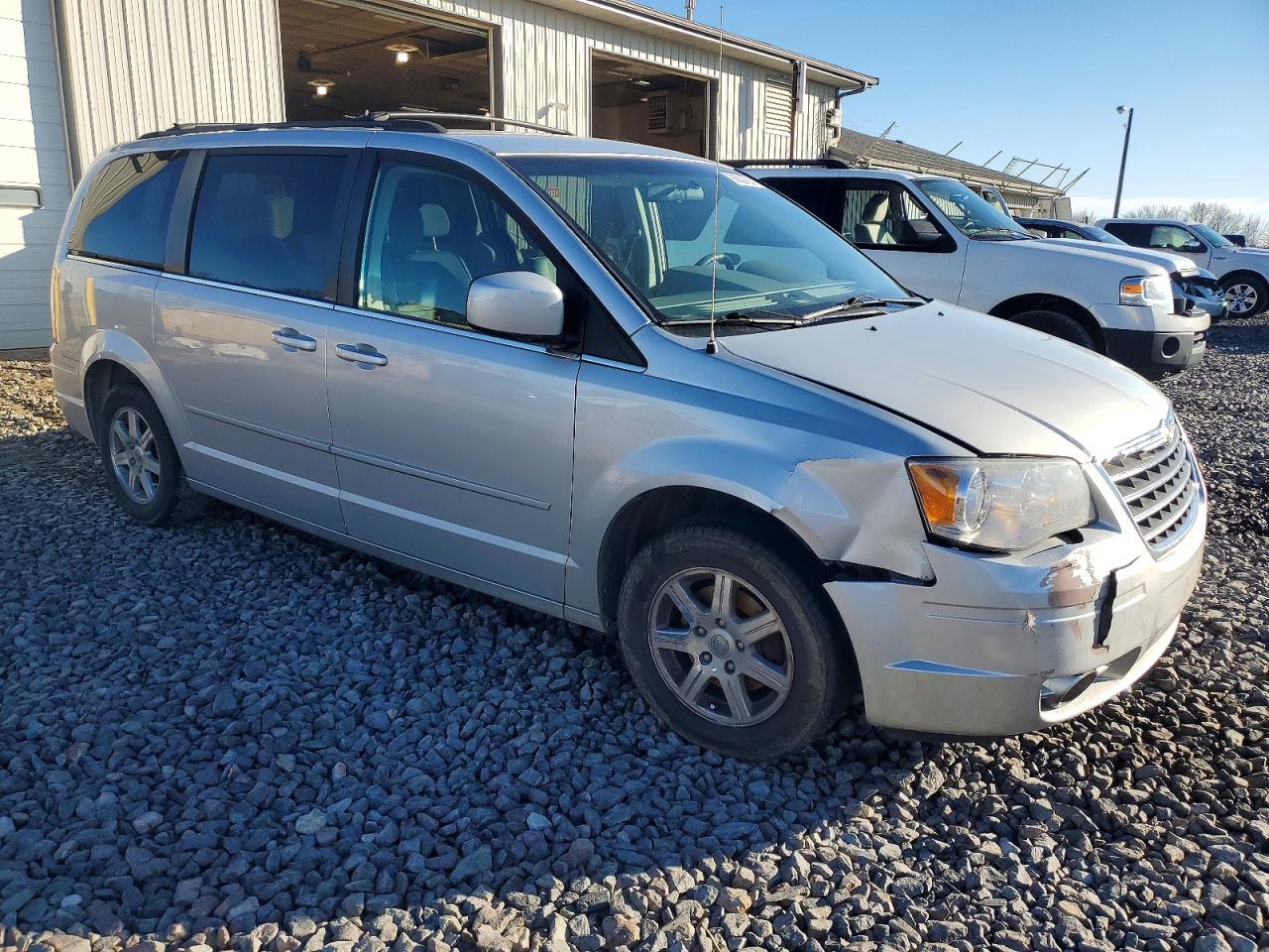 2008 CHRYSLER TOWN & COUNTRY TOURING photo 4