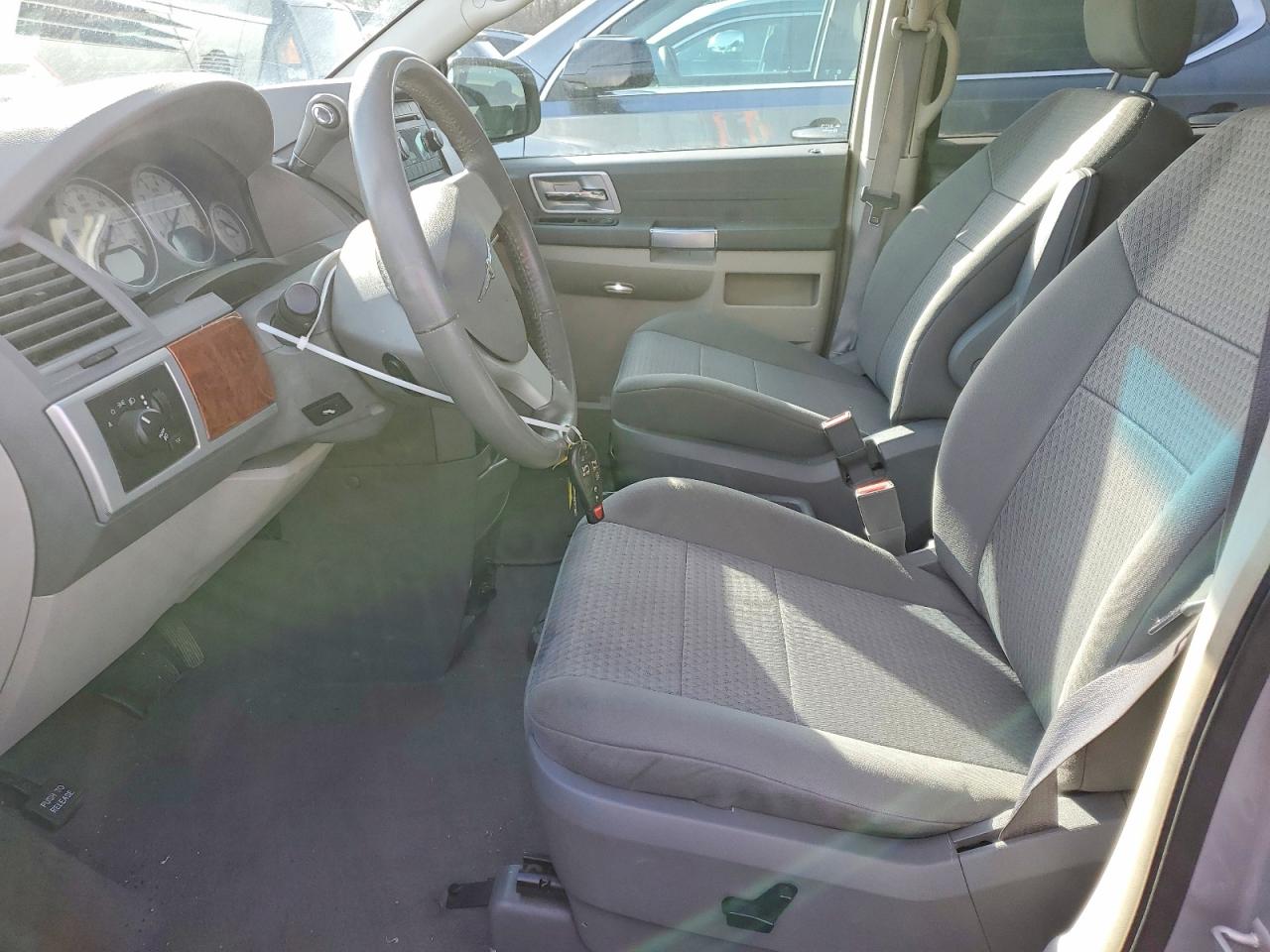 2008 CHRYSLER TOWN & COUNTRY TOURING photo 7