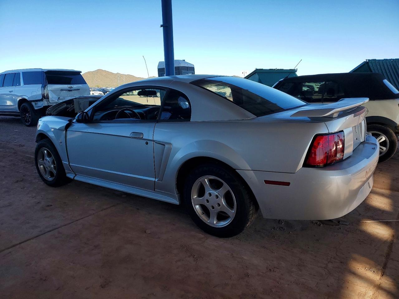 2003 FORD MUSTANG photo 2
