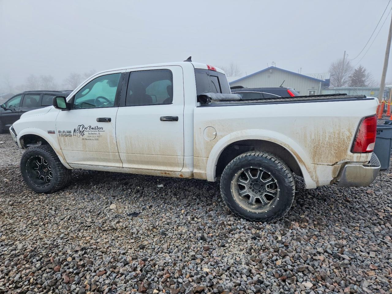 2016 RAM 1500 SLT photo 2