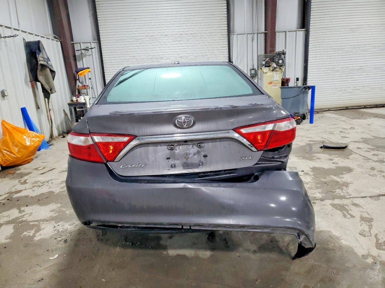 2017 TOYOTA CAMRY LE photo 11