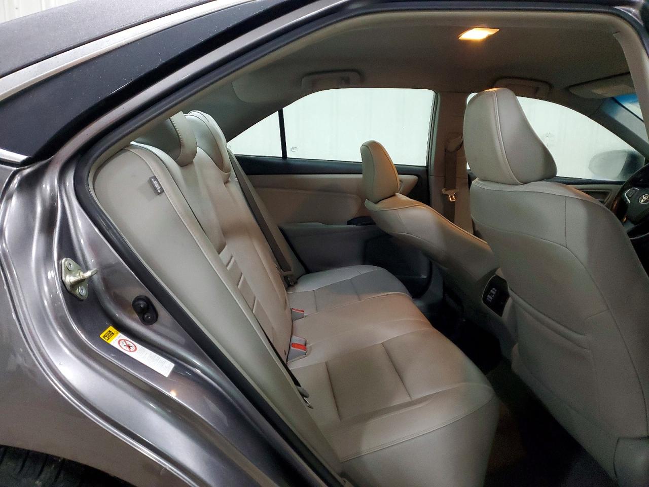 2017 TOYOTA CAMRY LE photo 19