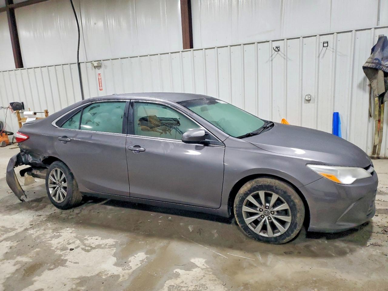 2017 TOYOTA CAMRY LE photo 7