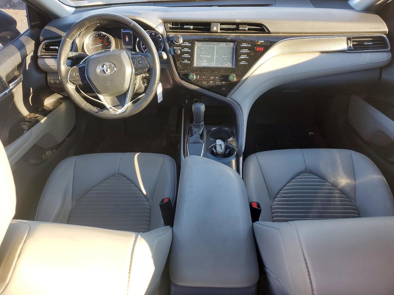 2019 TOYOTA CAMRY L photo 8