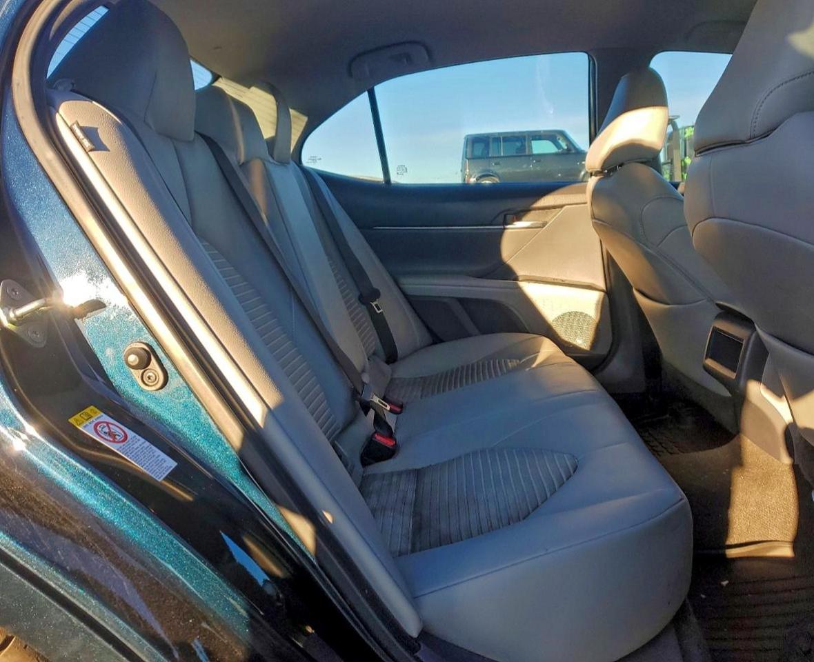 2019 TOYOTA CAMRY L photo 10