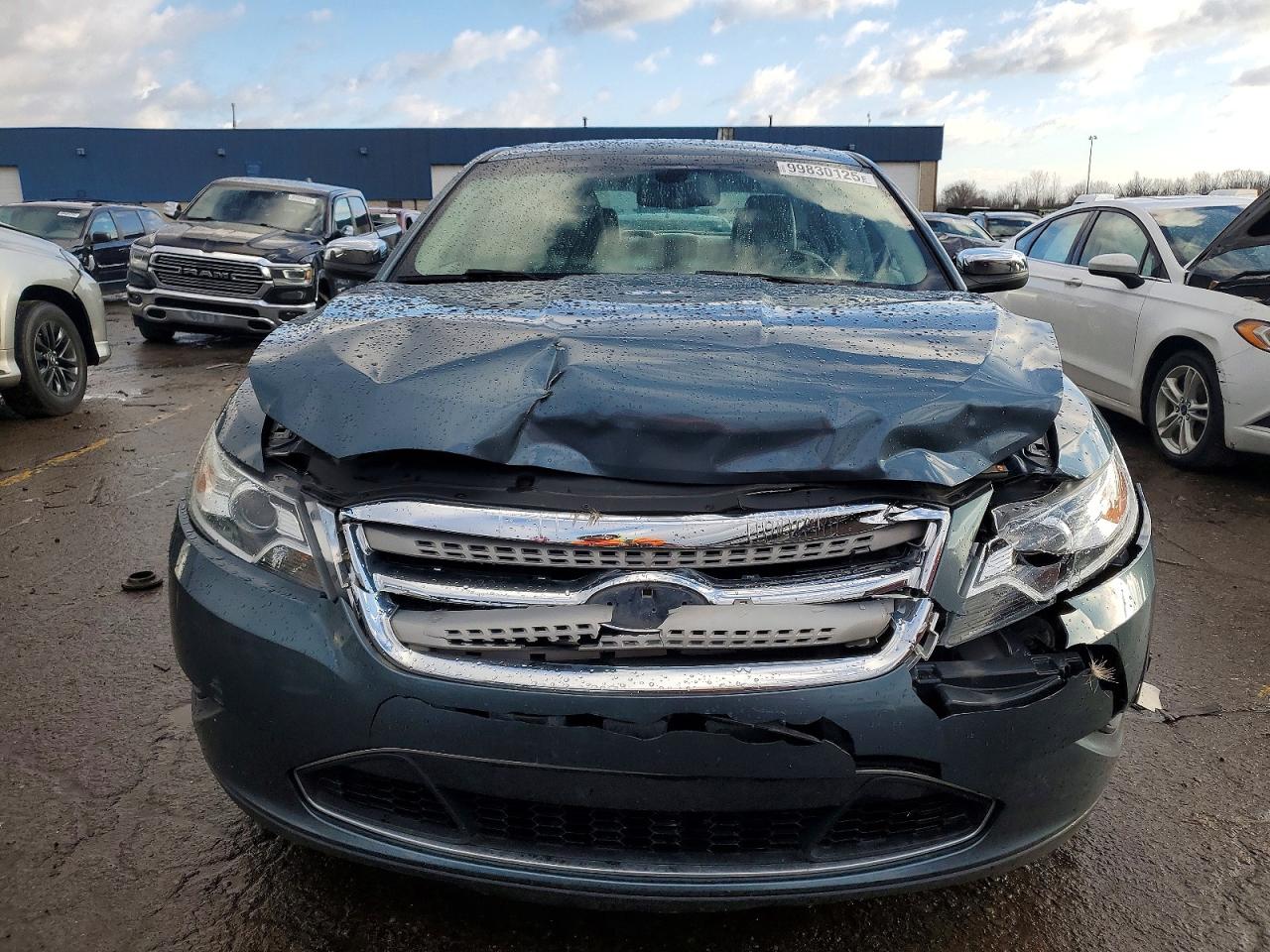 2010 FORD TAURUS LIMITED photo 5