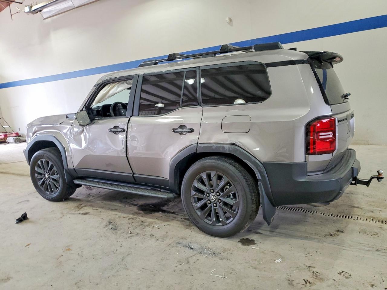 2025 TOYOTA LAND CRUISER BASE photo 3