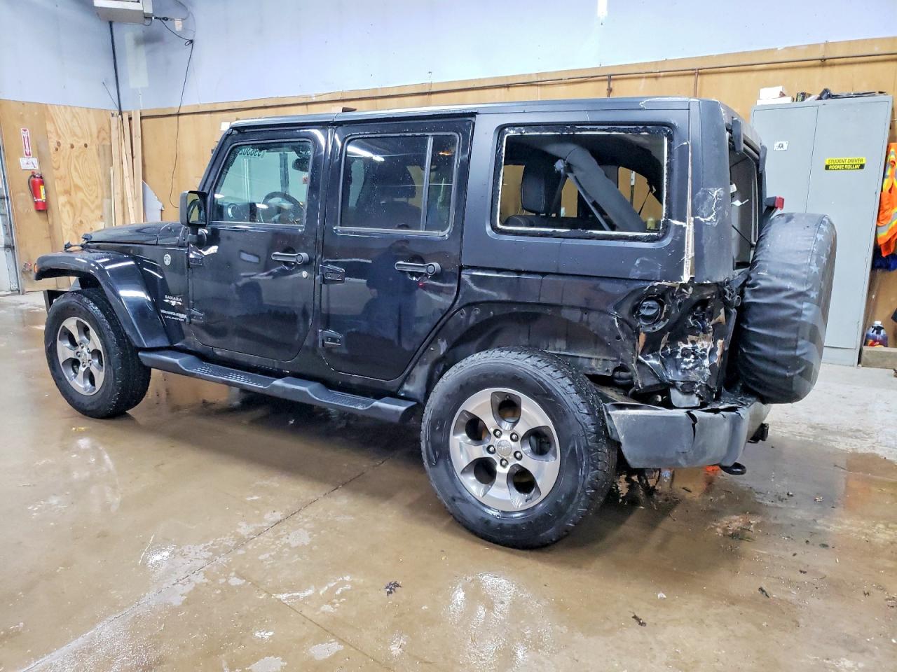 2018 JEEP WRANGLER UNLIMITED SAHARA photo 3