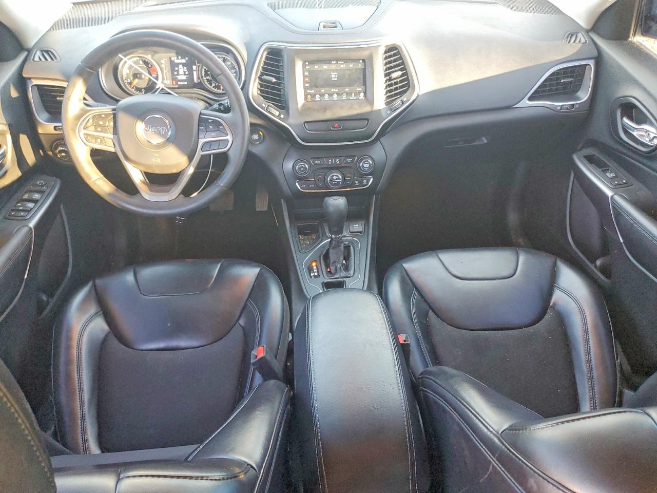 2019 JEEP CHEROKEE LATITUDE PLUS photo 8
