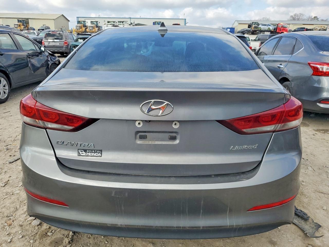 2017 HYUNDAI ELANTRA SE photo 6