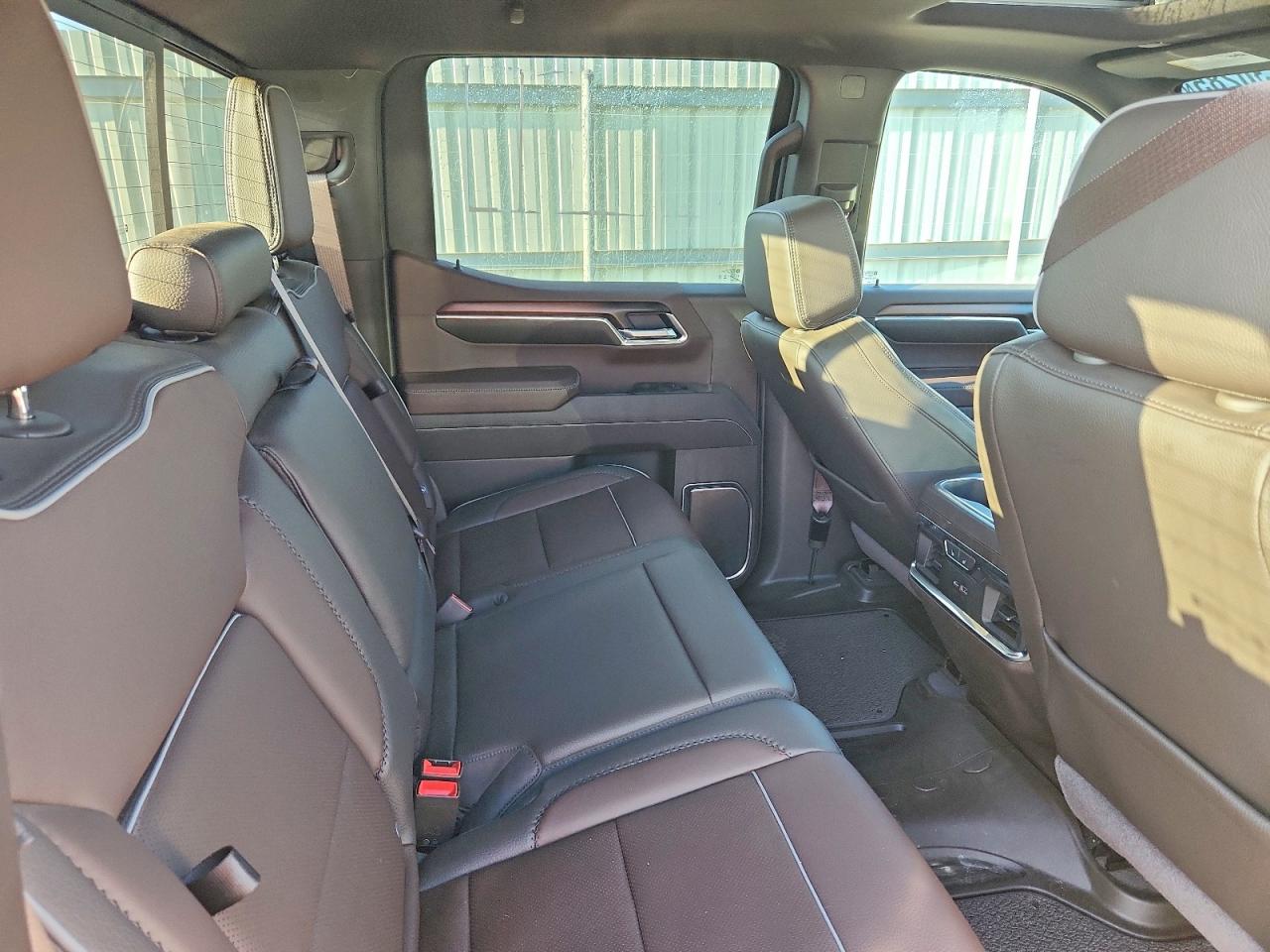 2025 GMC SIERRA photo 10