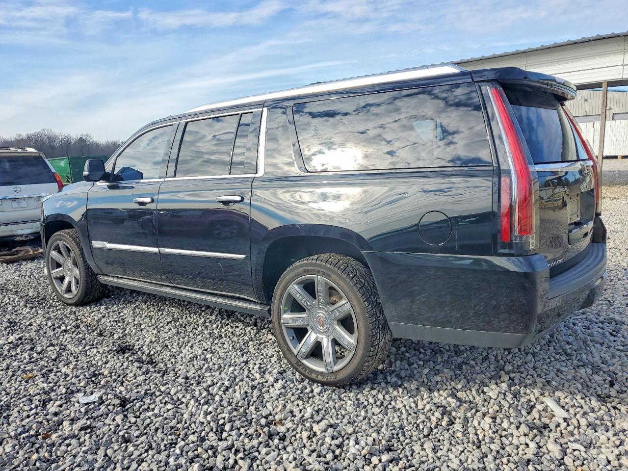 2016 CADILLAC ESCALADE ESV PREMIUM photo 2