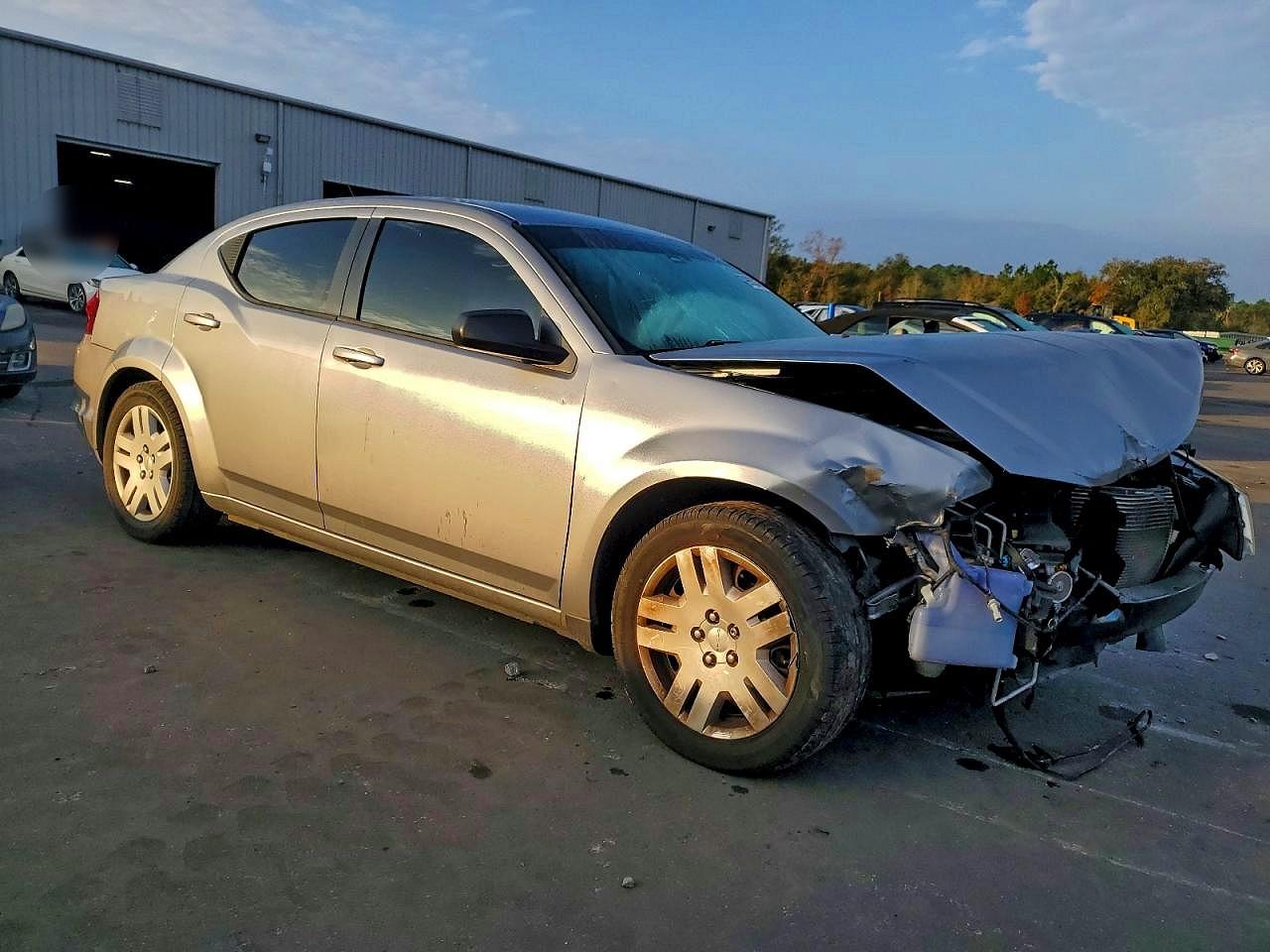 2014 DODGE AVENGER photo 4