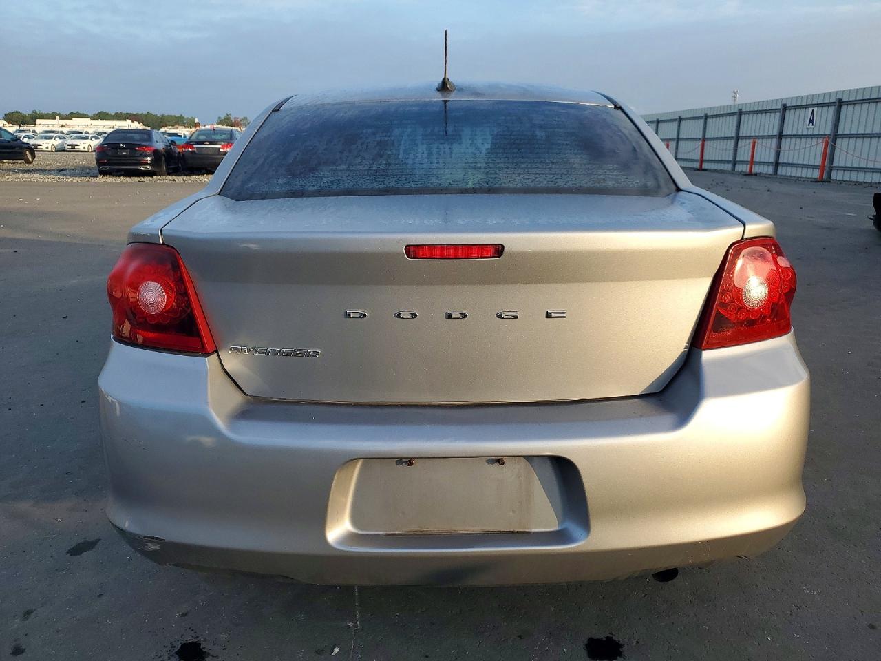 2014 DODGE AVENGER photo 6