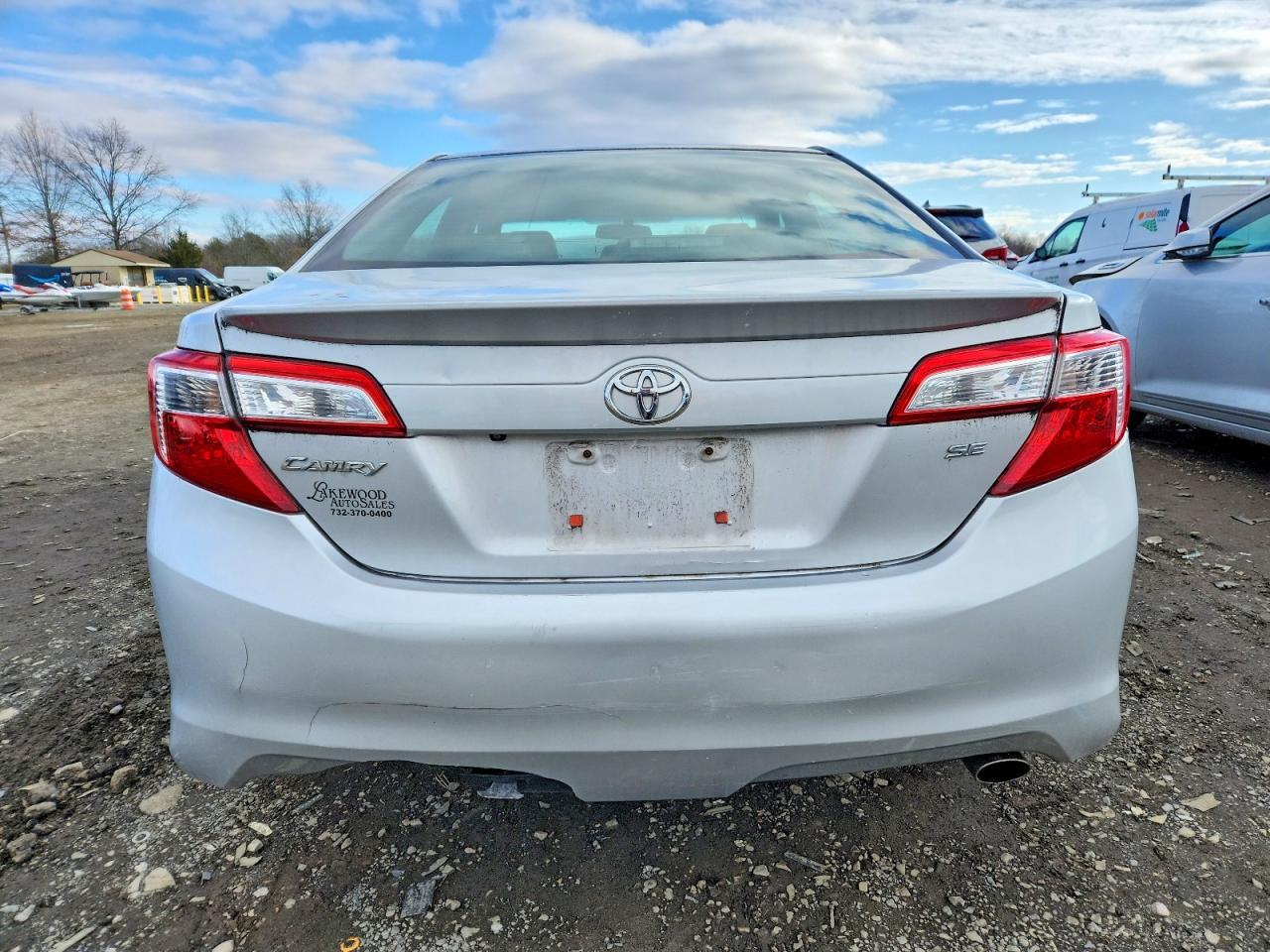 2014 TOYOTA CAMRY L photo 6