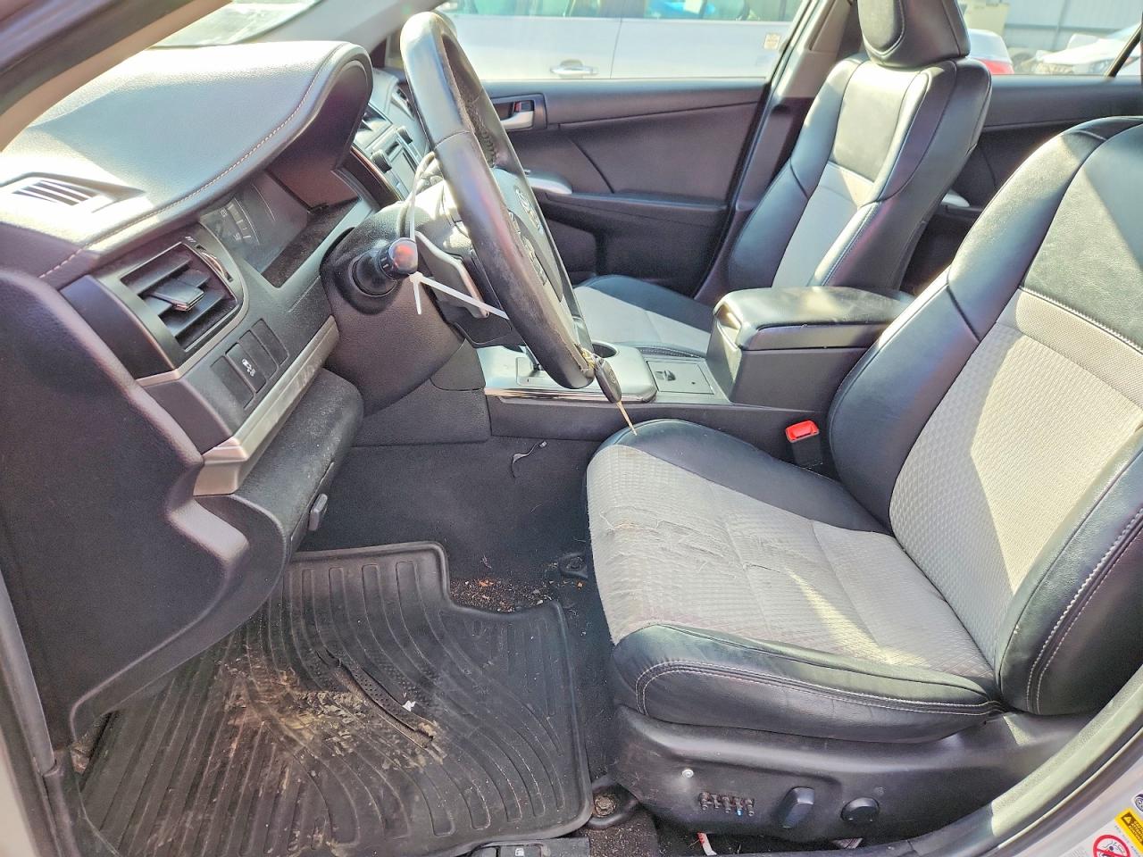 2014 TOYOTA CAMRY L photo 7