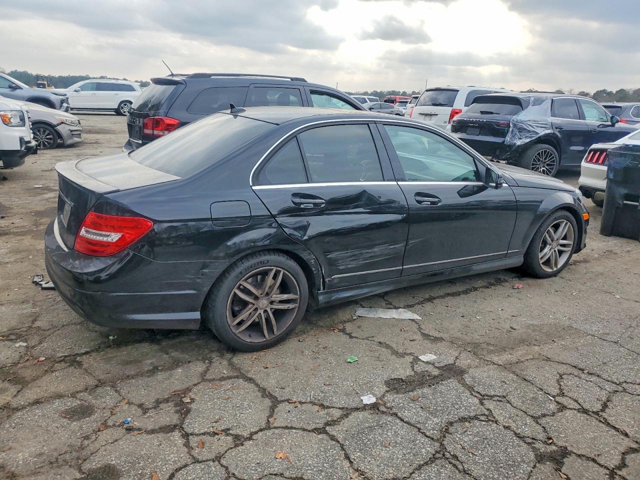 2014 MERCEDES-BENZ C 250 photo 3
