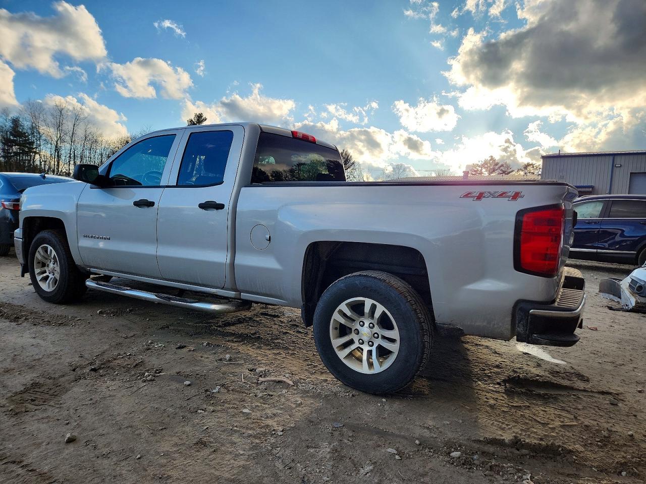 2014 CHEVROLET SILVERADO K1500 LT photo 2