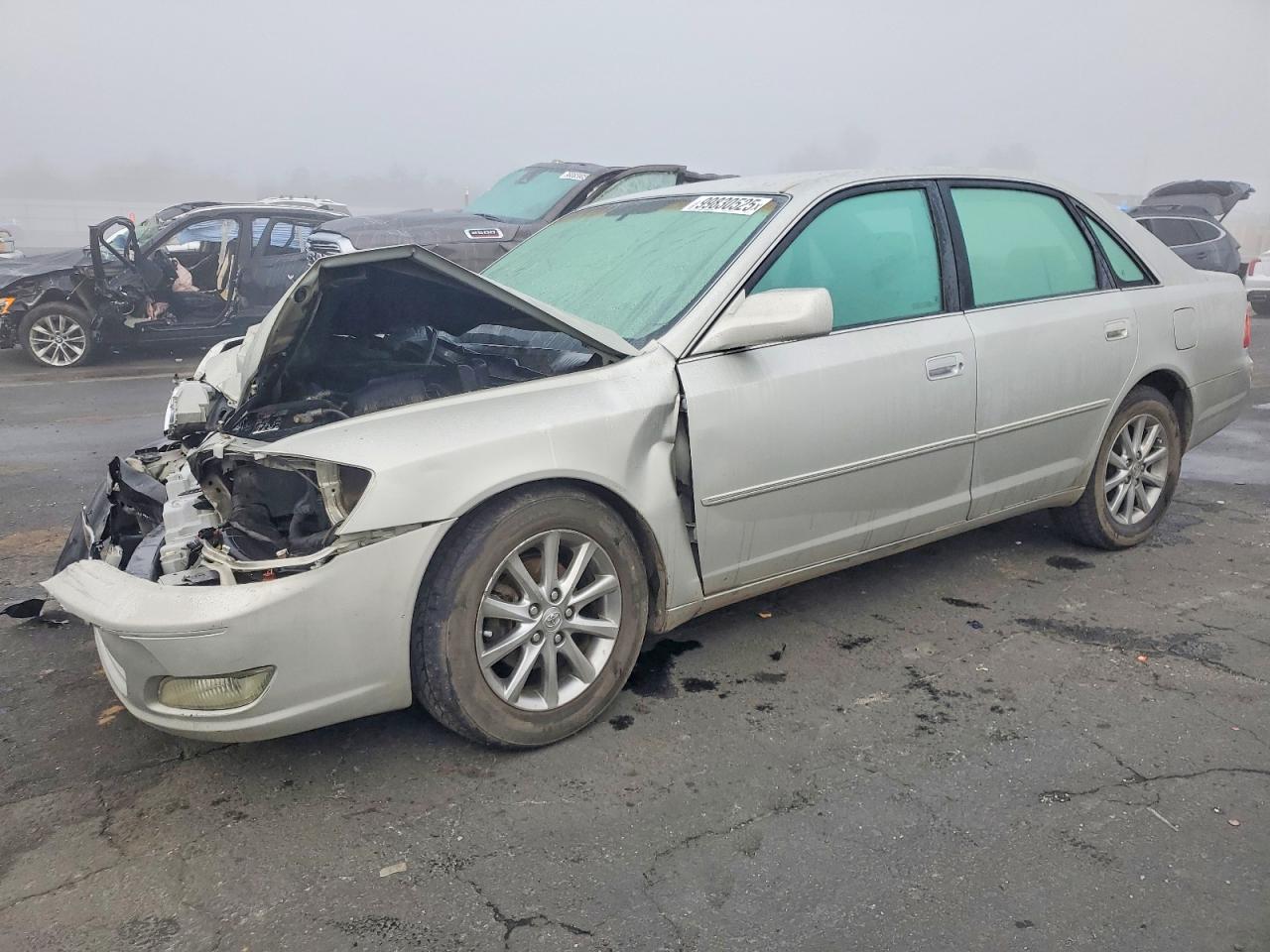 2002 TOYOTA AVALON