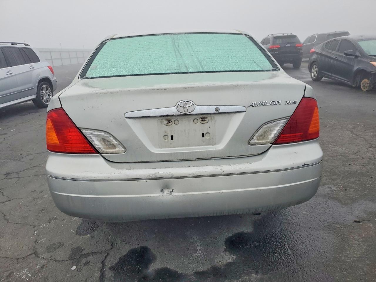 2002 TOYOTA AVALON XL photo 6