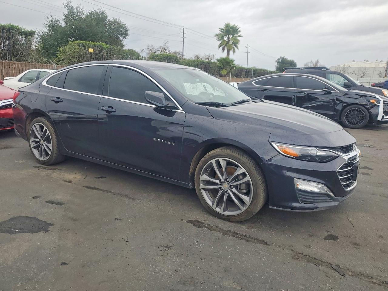 2023 CHEVROLET MALIBU LT photo 4
