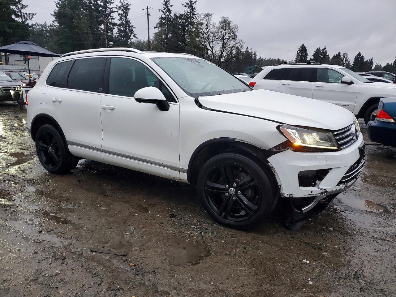 2017 VOLKSWAGEN TOUAREG WOLFSBURG photo 4