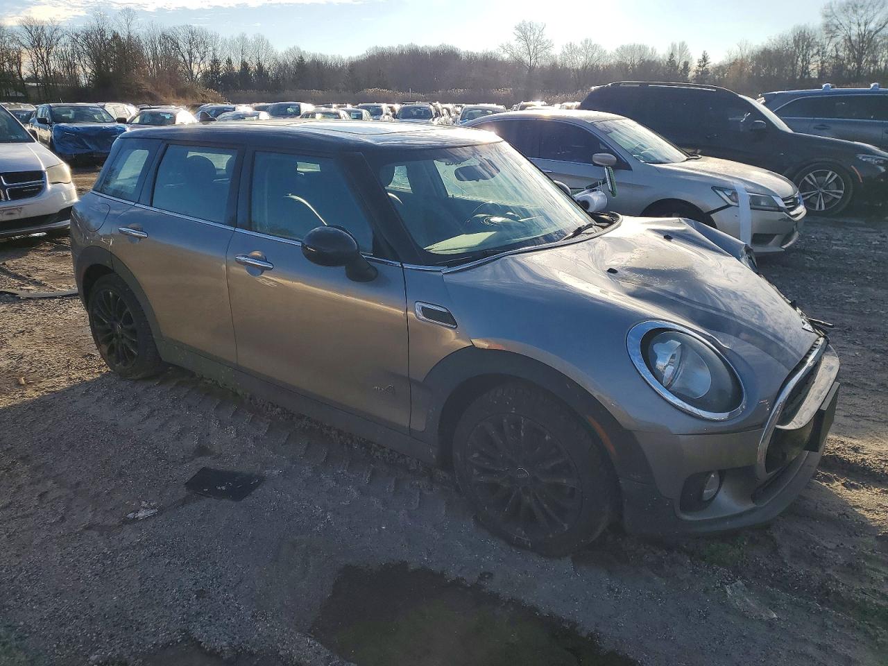 2017 MINI COOPER CLUBMAN ALL4 photo 4