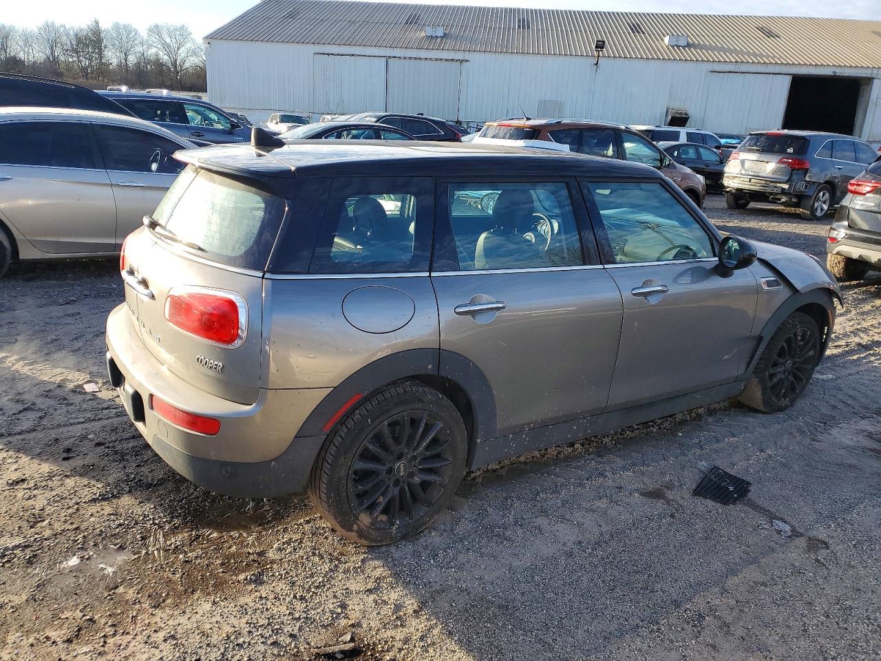 2017 MINI COOPER CLUBMAN ALL4 photo 3