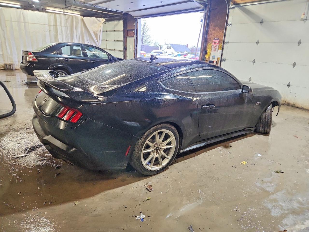 2024 FORD MUSTANG GT photo 3