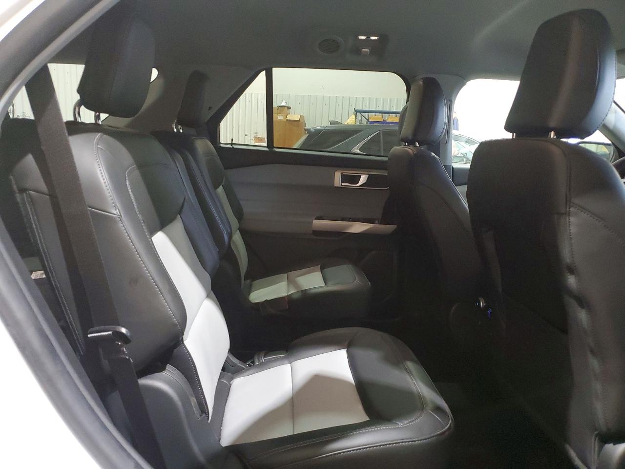 2023 FORD EXPLORER XLT photo 10