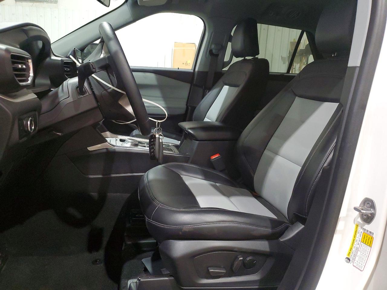 2023 FORD EXPLORER XLT photo 7