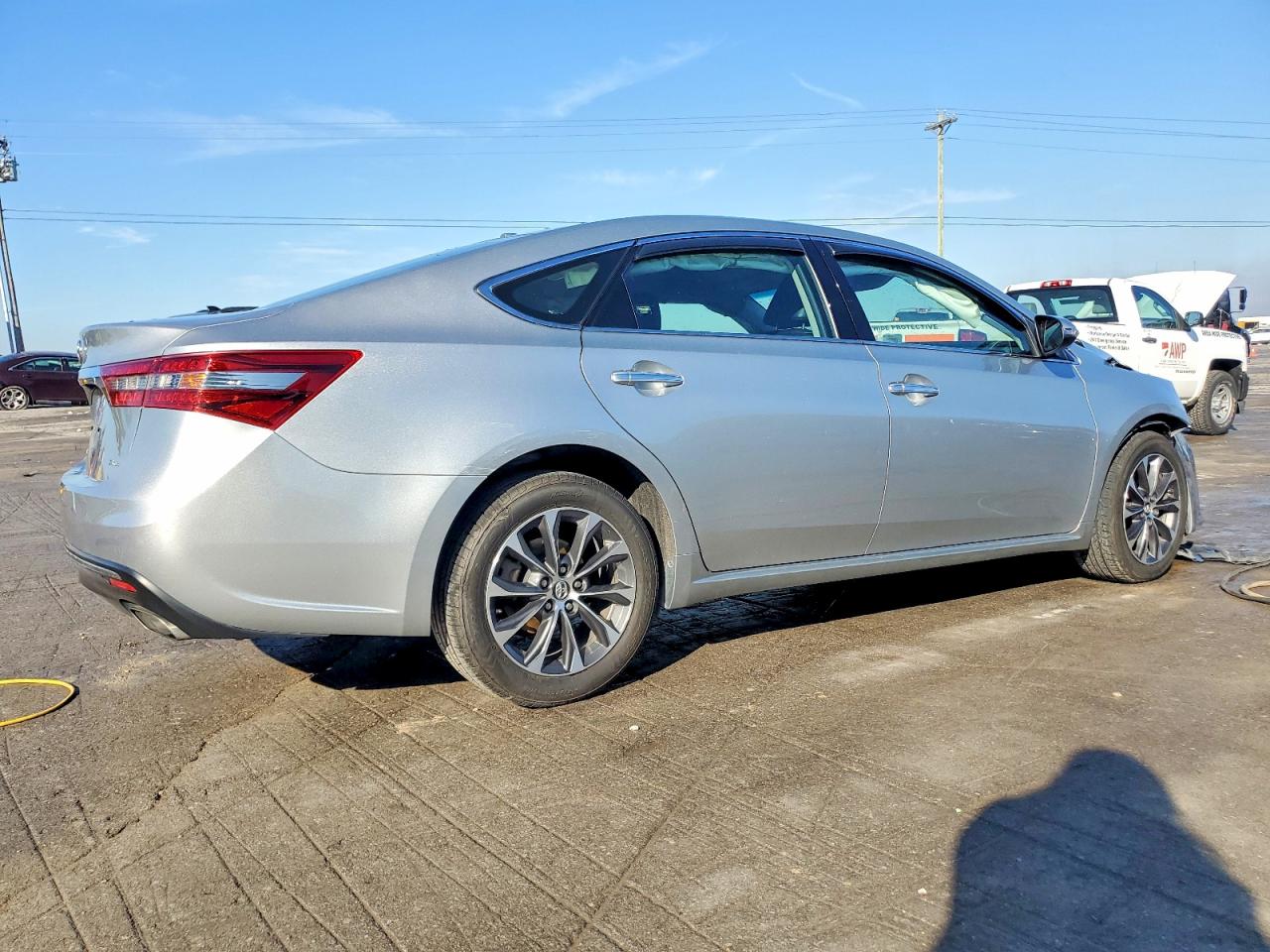 2016 TOYOTA AVALON XLE photo 3