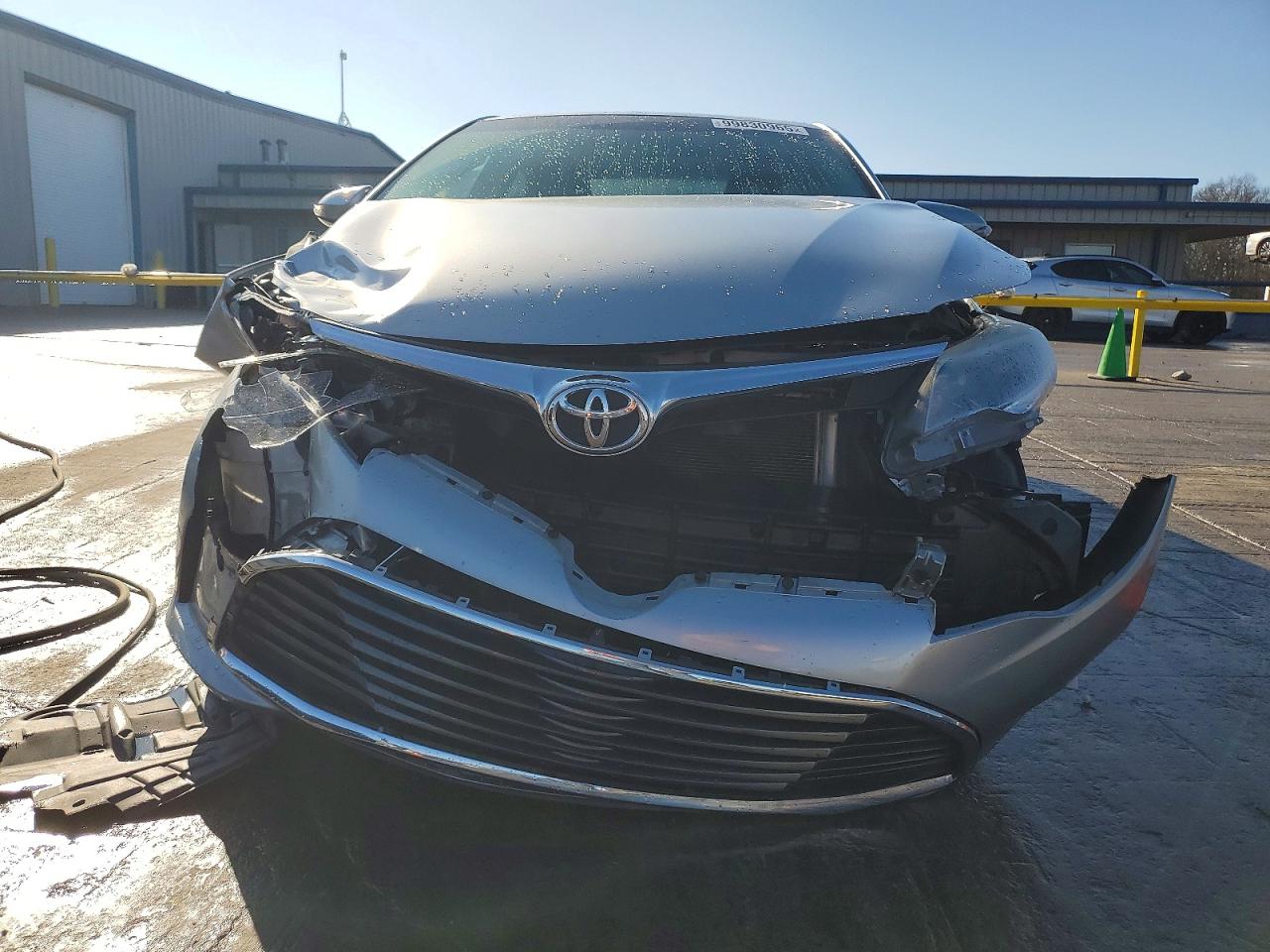 2016 TOYOTA AVALON XLE photo 5