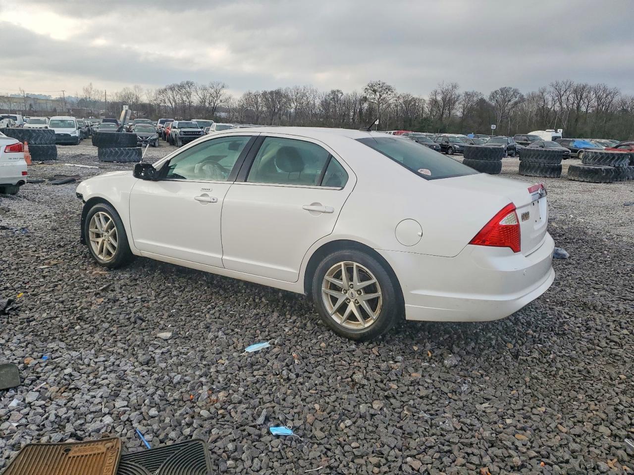 2011 FORD FUSION SEL photo 2