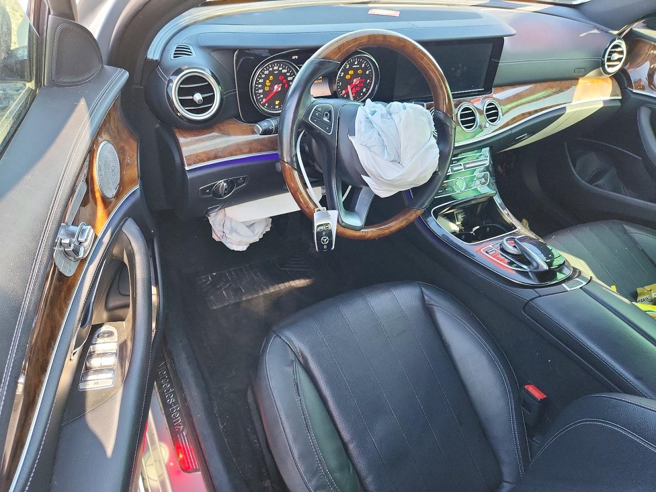 2017 MERCEDES-BENZ E 300 photo 8