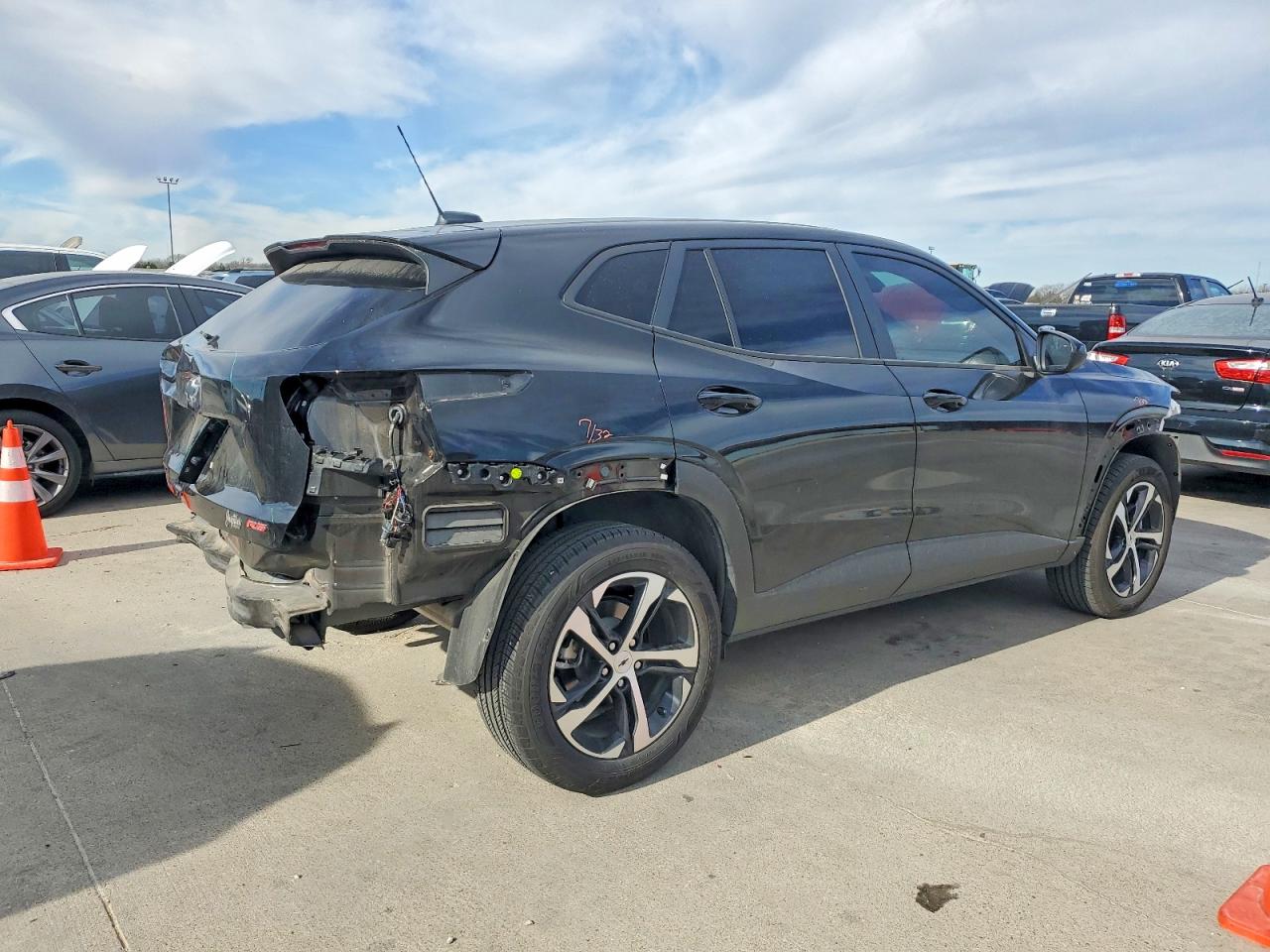 2025 CHEVROLET TRAX 1RS photo 3