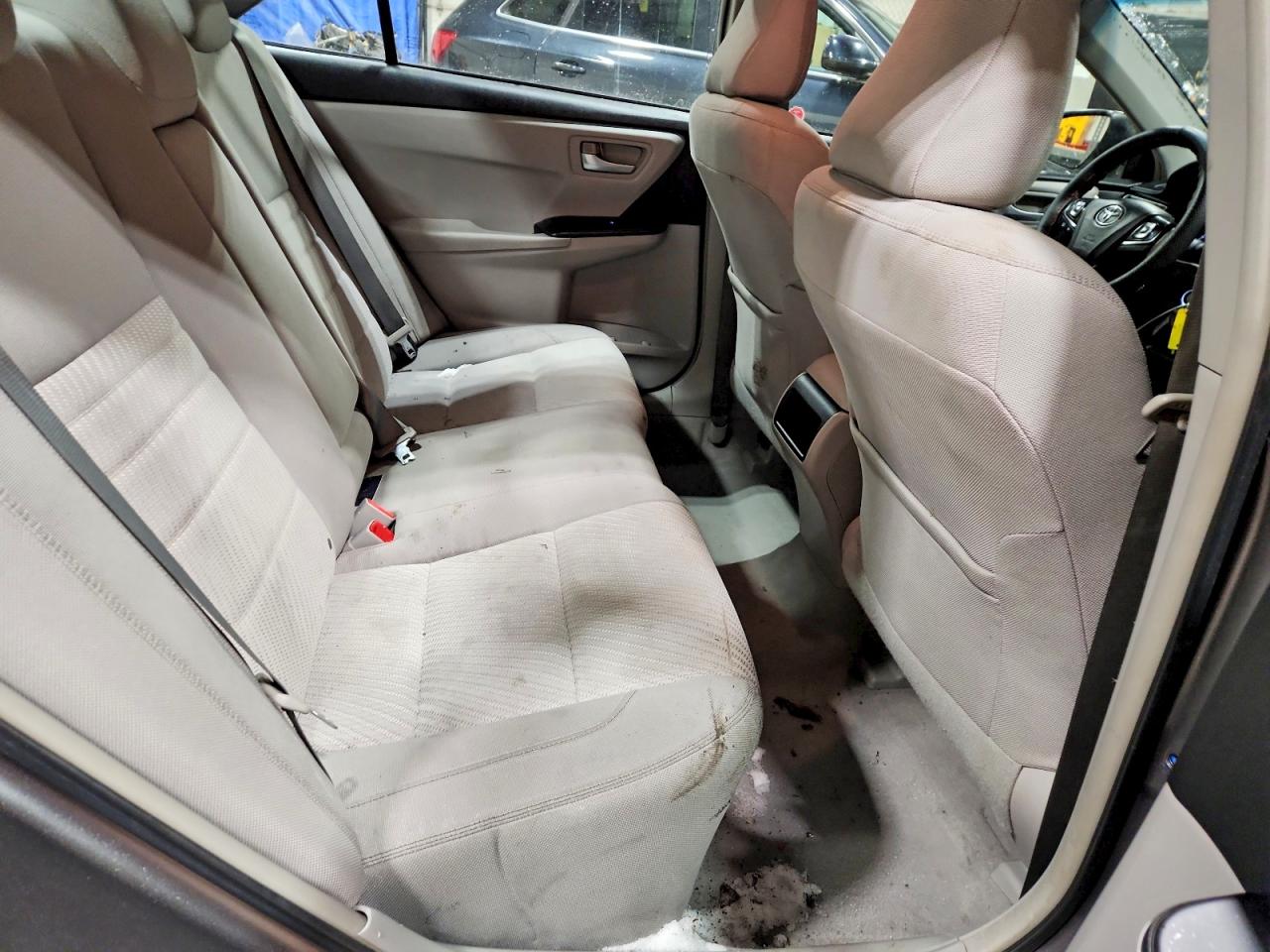 2015 TOYOTA CAMRY LE photo 10