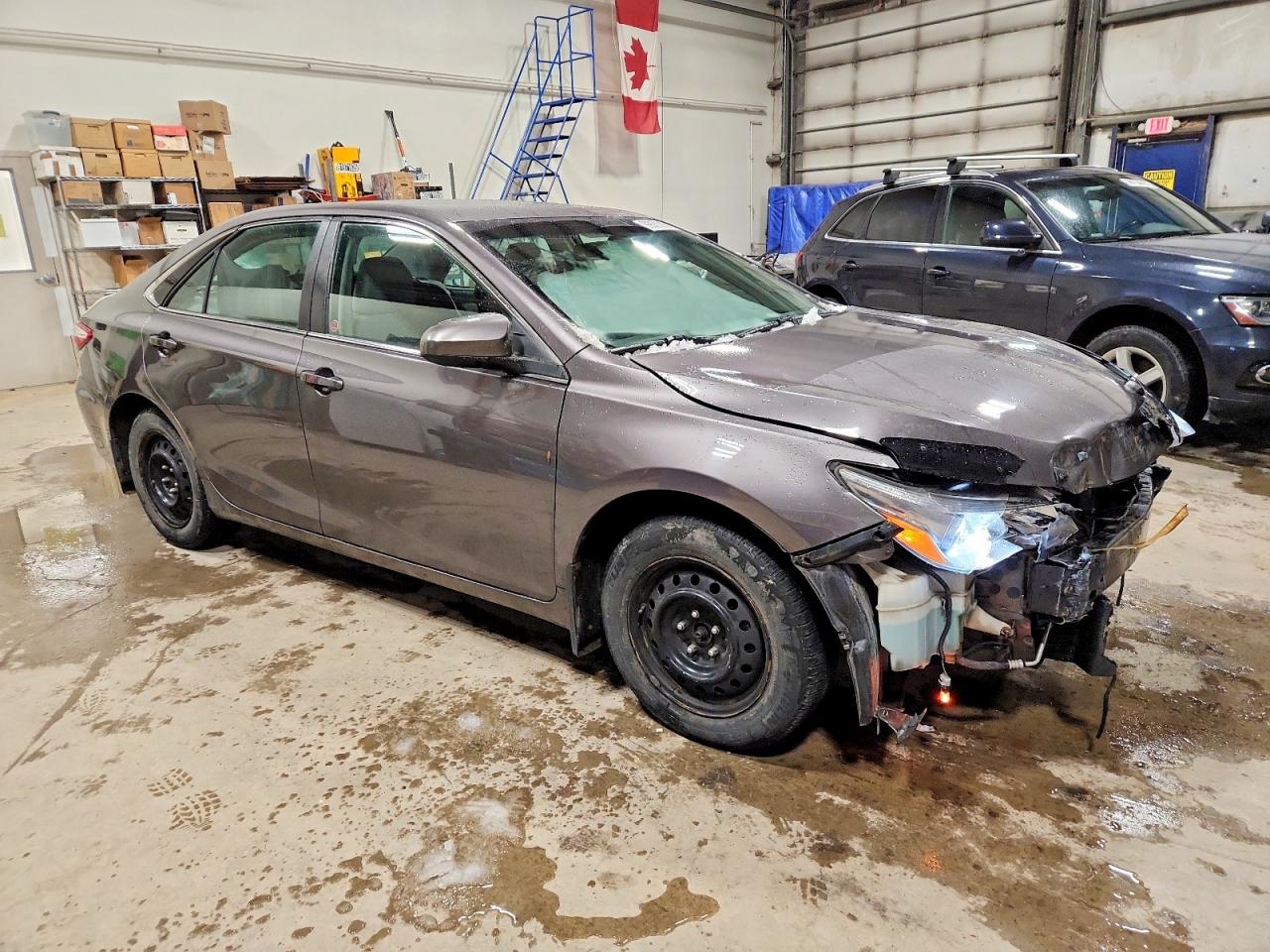 2015 TOYOTA CAMRY LE photo 4