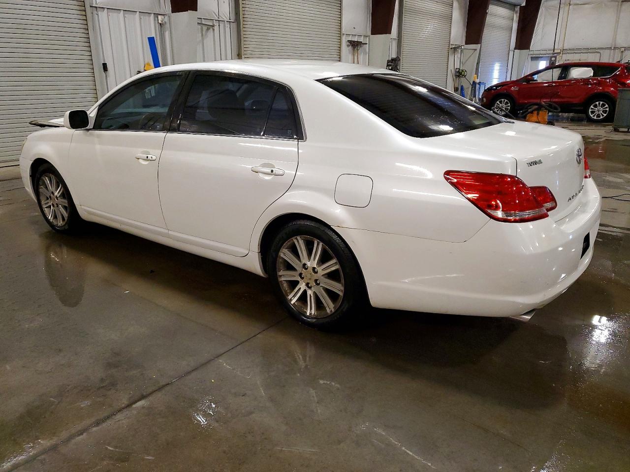 2006 TOYOTA AVALON XL photo 2