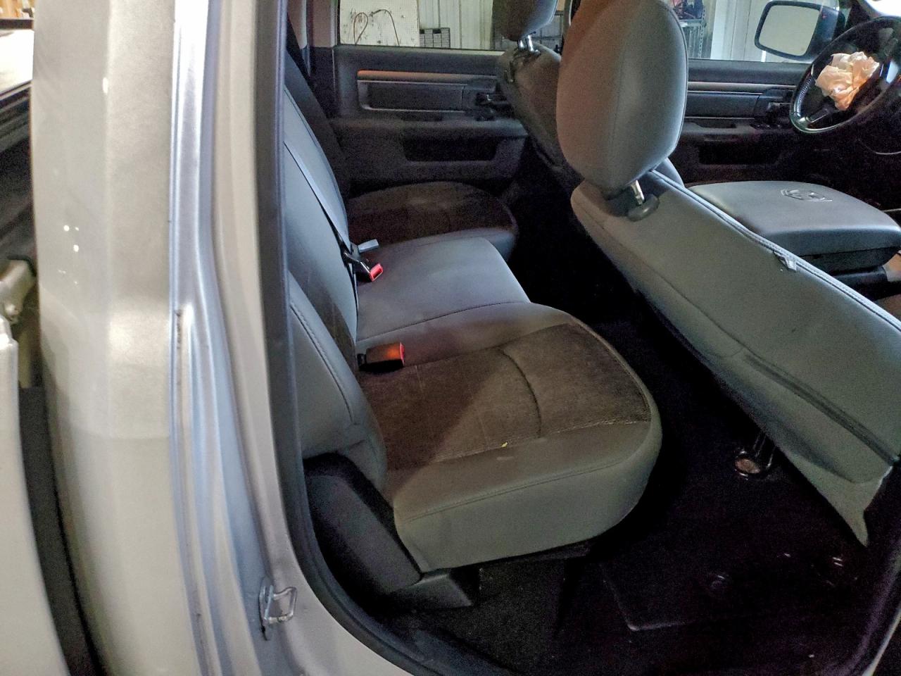2014 RAM 1500 SLT photo 10