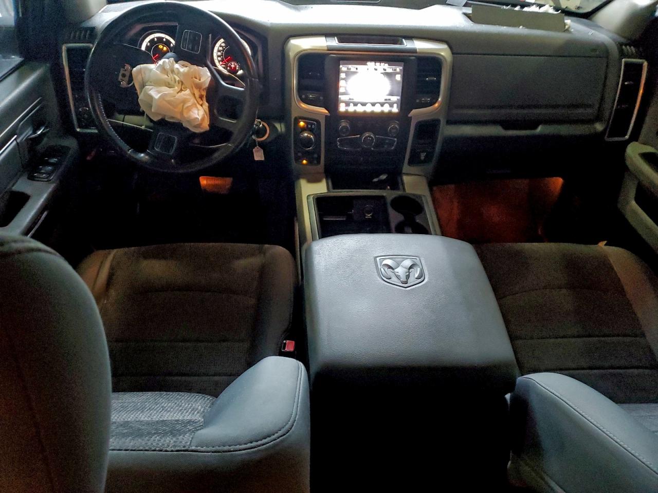2014 RAM 1500 SLT photo 8