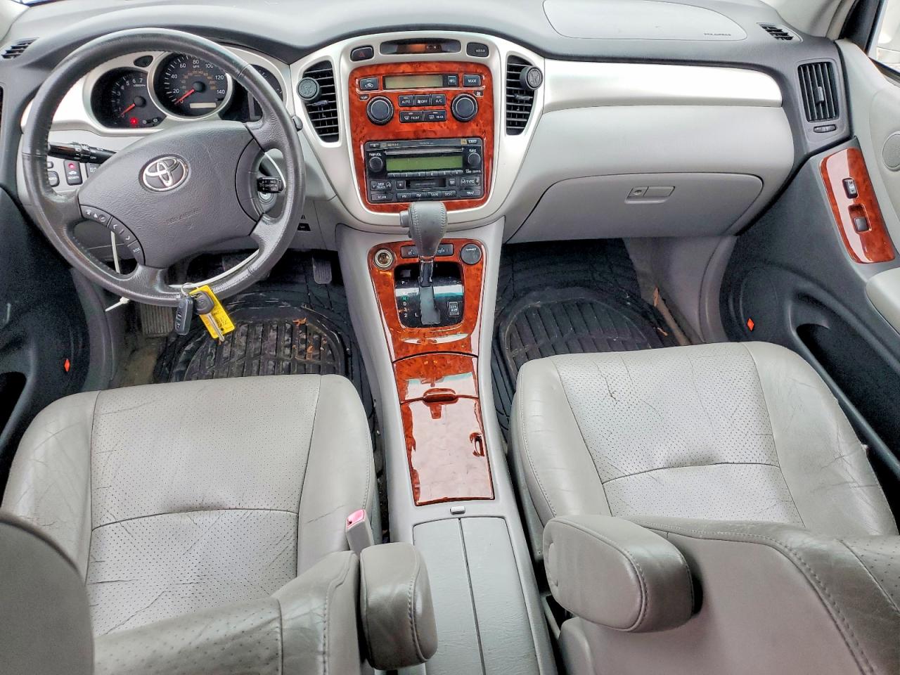 2004 TOYOTA HIGHLANDER BASE photo 8
