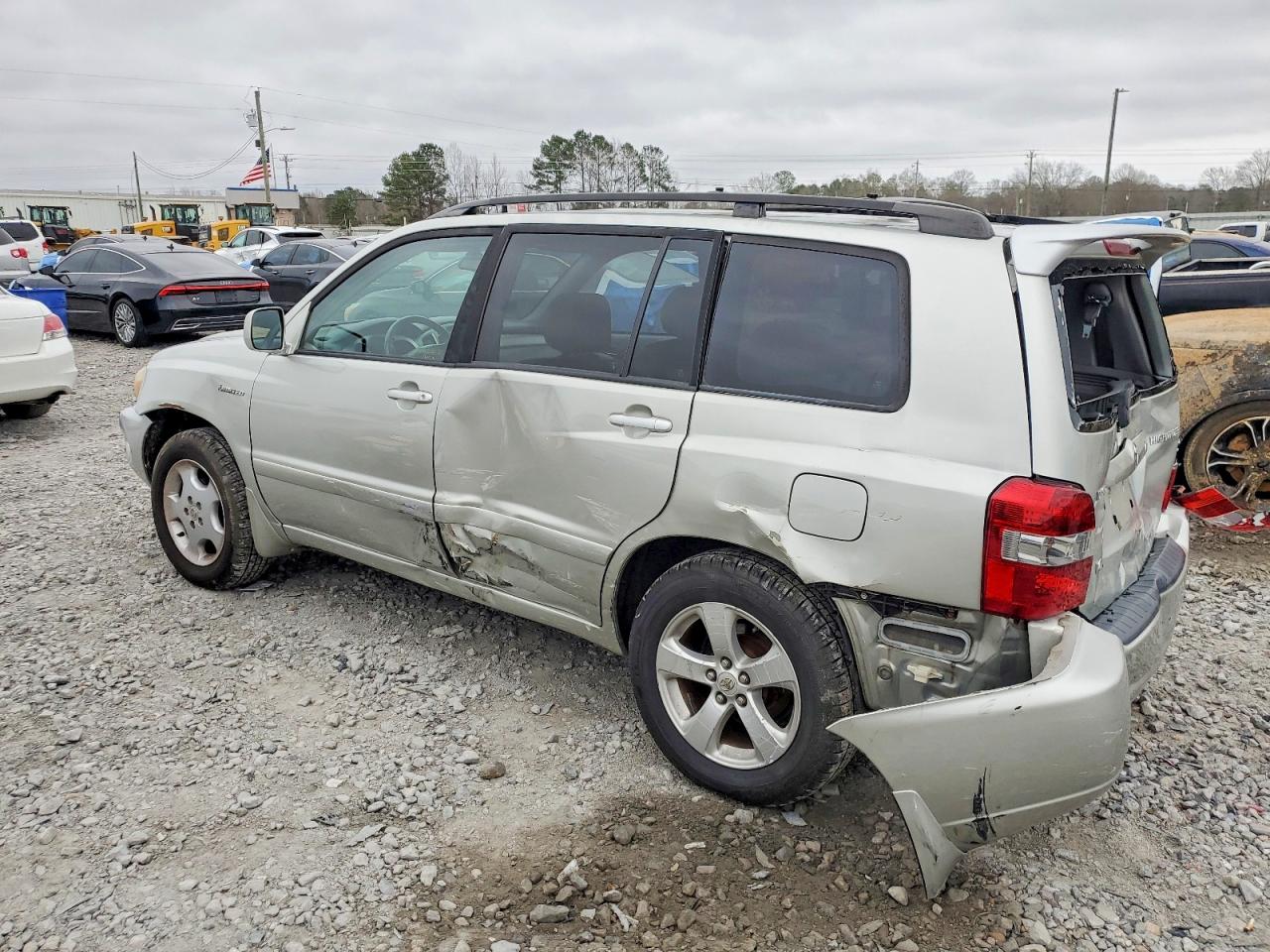 2004 TOYOTA HIGHLANDER BASE photo 2