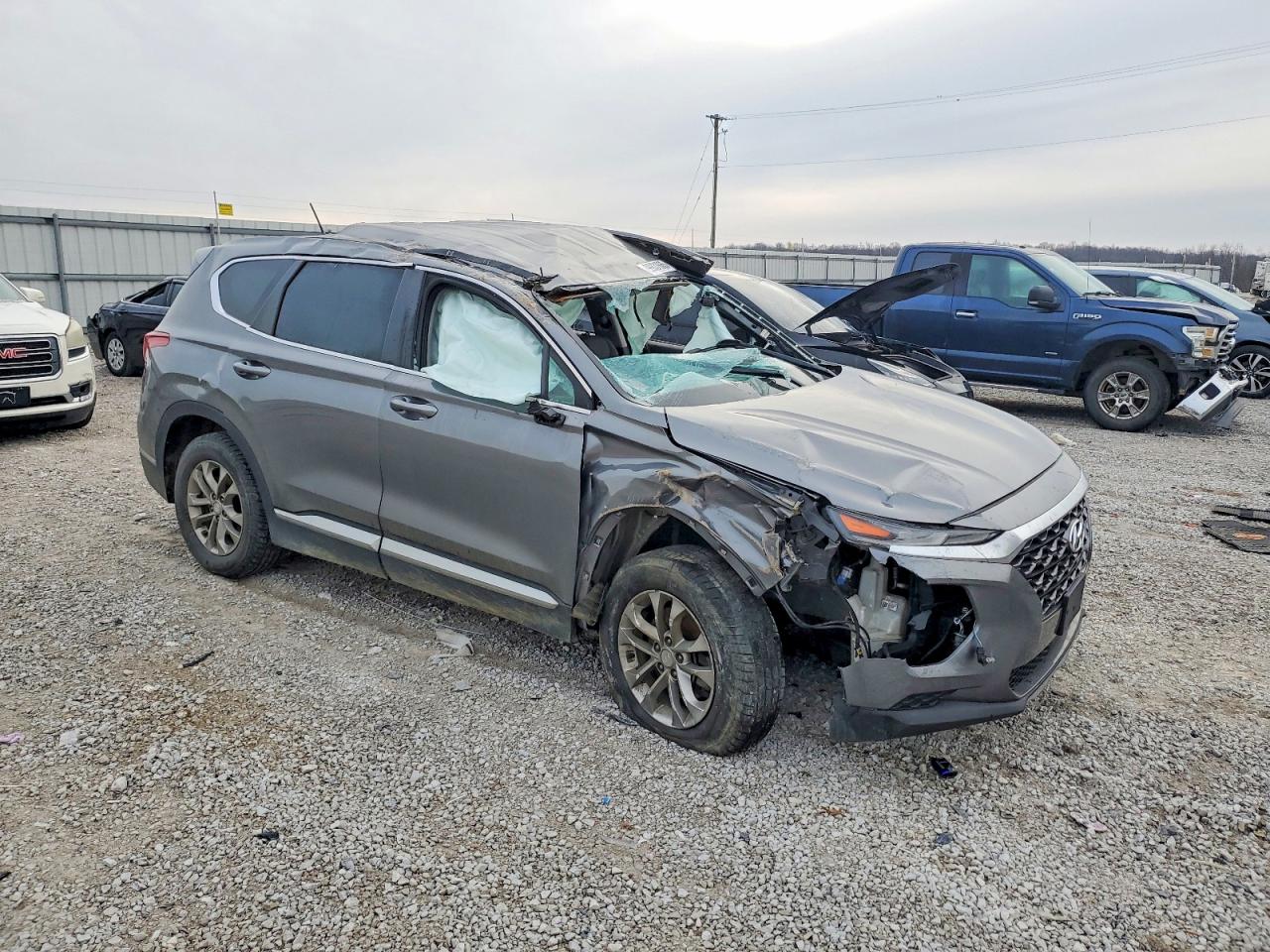 2019 HYUNDAI SANTA FE SE photo 4