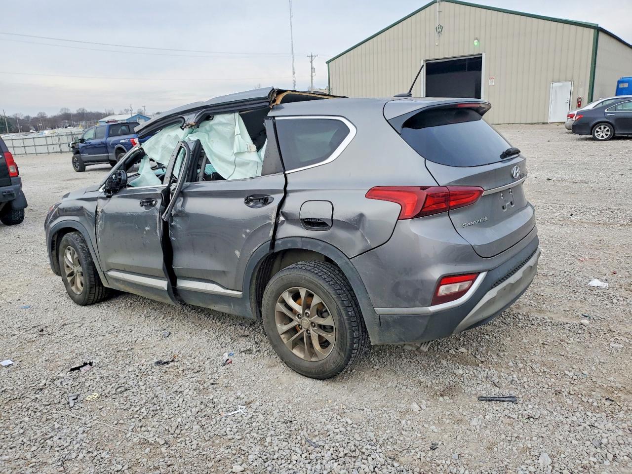 2019 HYUNDAI SANTA FE SE photo 2