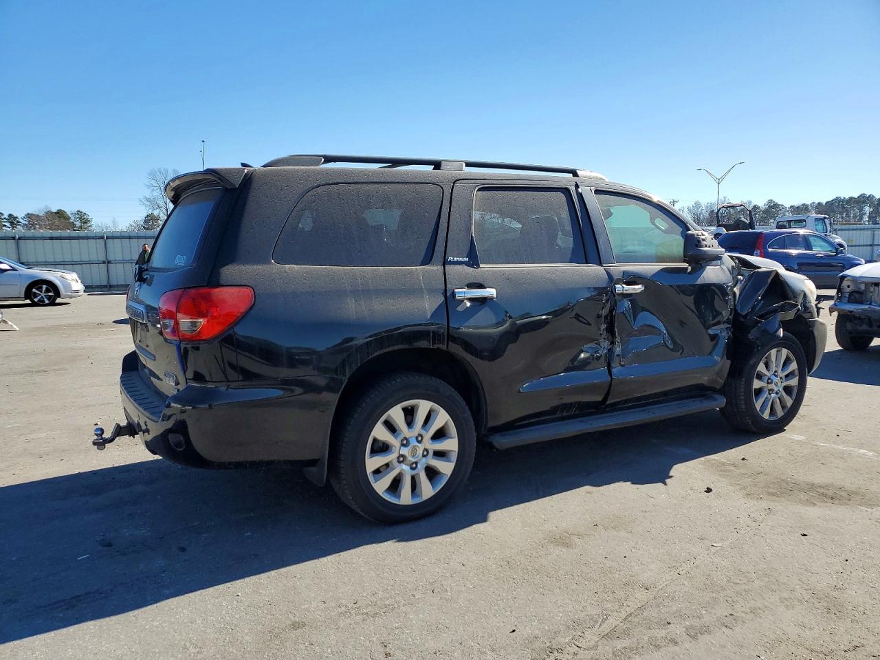 2014 TOYOTA SEQUOIA PLATINUM photo 3