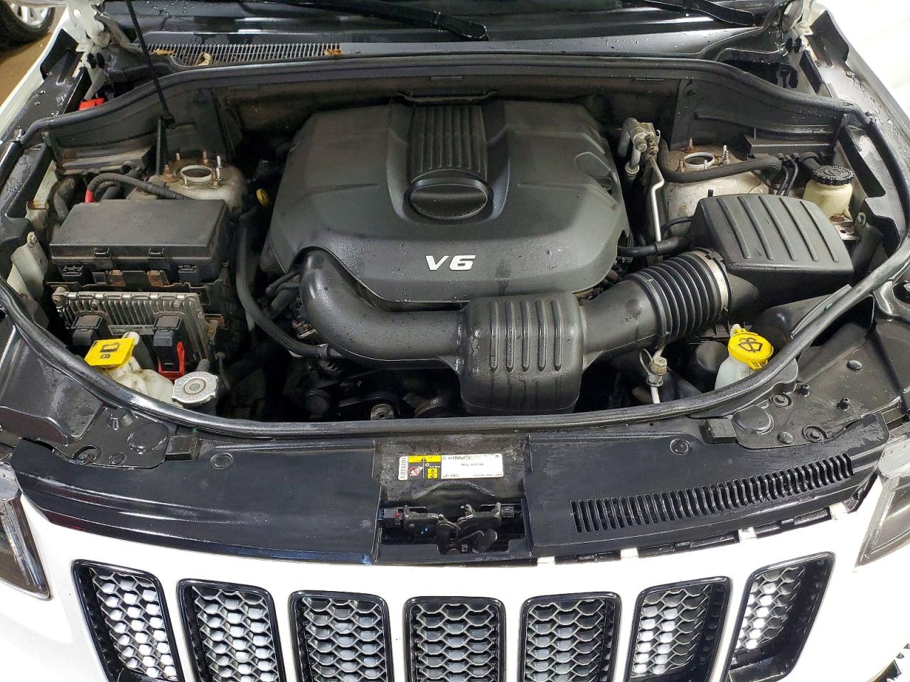 2015 JEEP GRAND CHEROKEE LAREDO photo 21