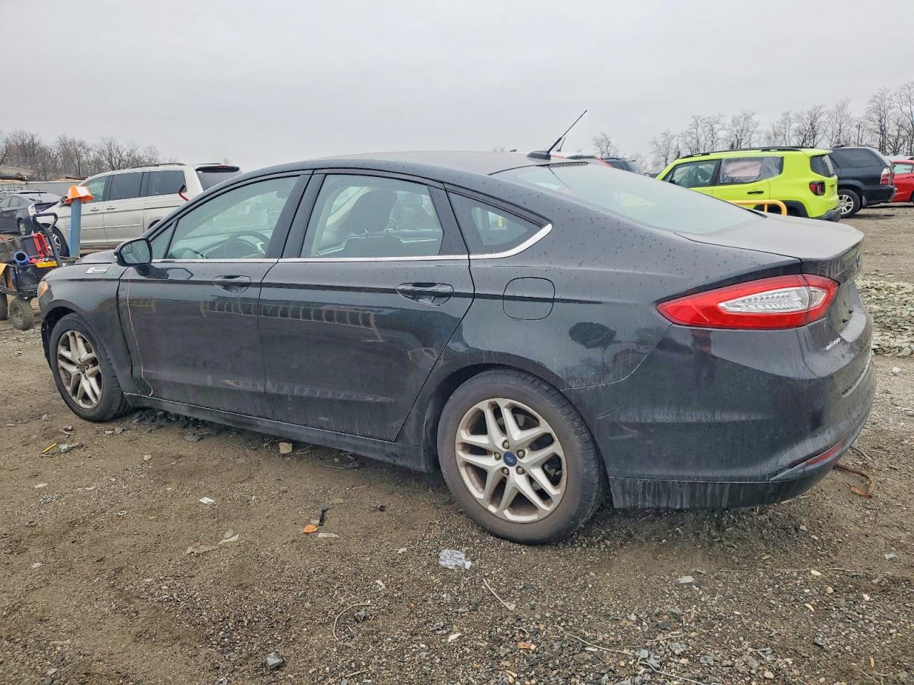 2014 FORD FUSION SE photo 2