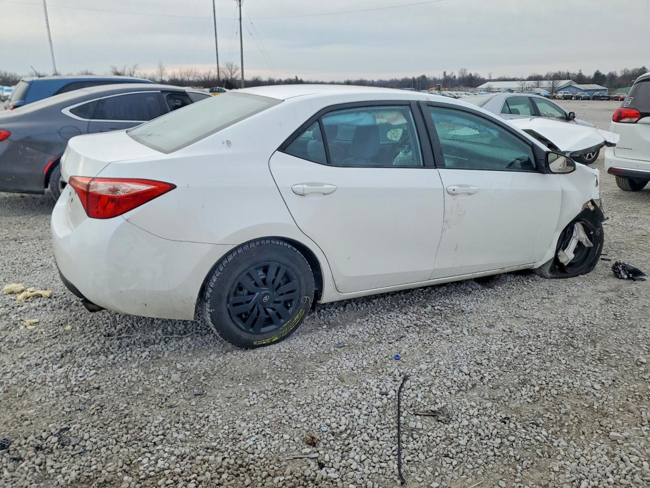 2019 TOYOTA COROLLA L photo 3