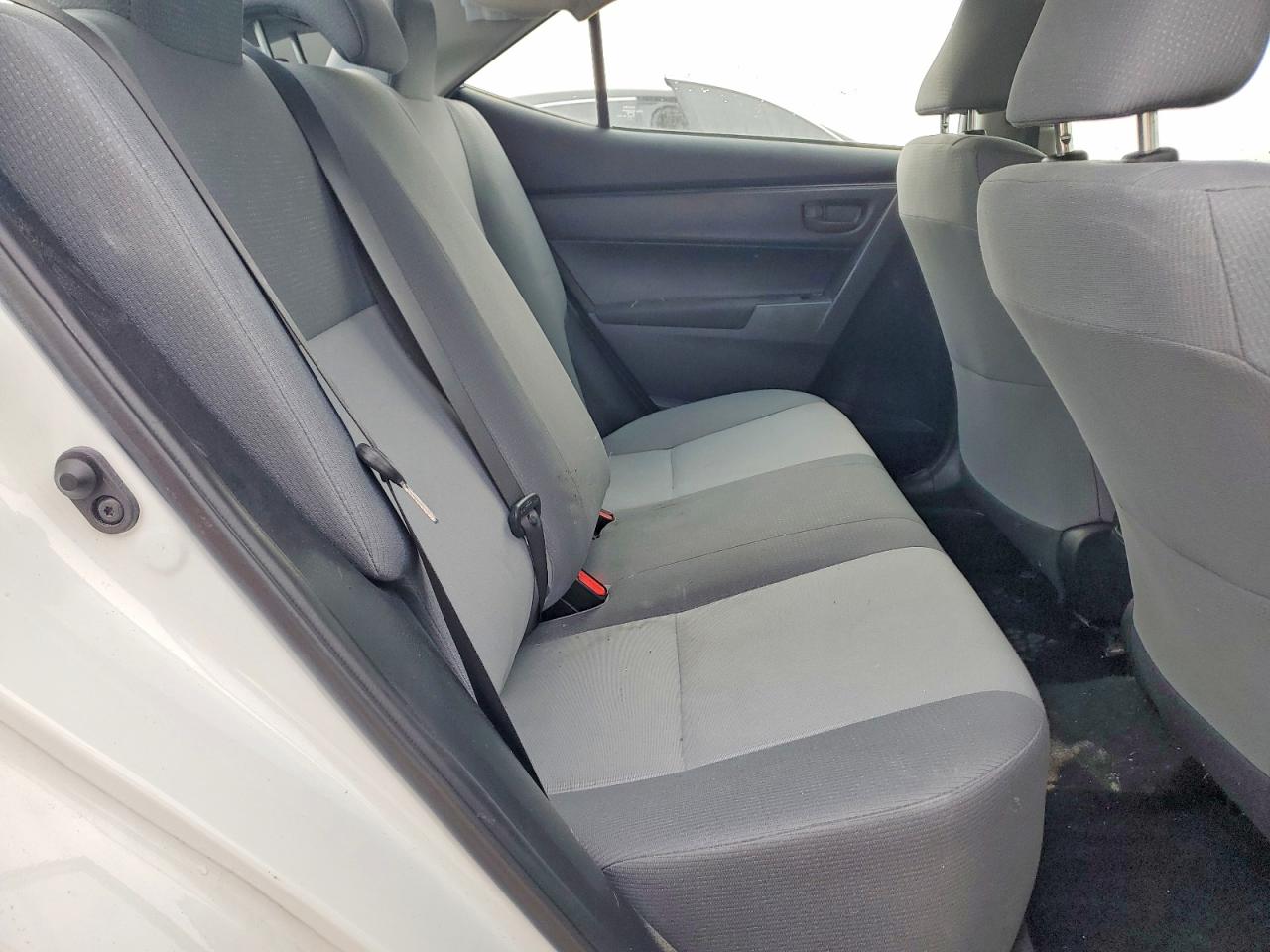 2019 TOYOTA COROLLA L photo 10